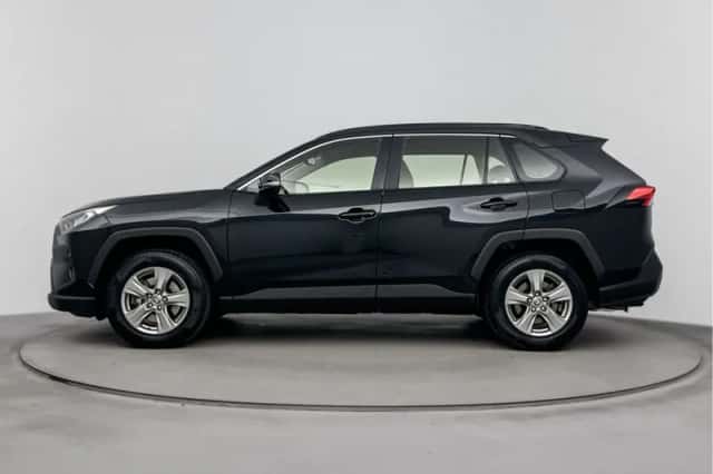 Toyota RAV4 (2022) thumbnail 3