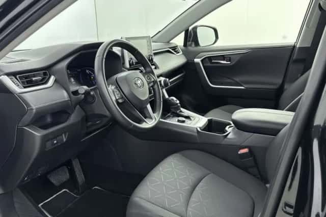 Toyota RAV4 (2022) thumbnail 5