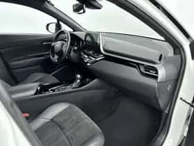 Toyota C-HR (2022) thumbnail 6