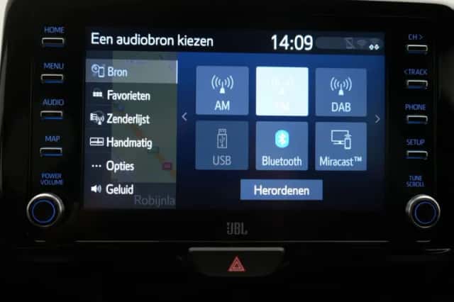 Toyota Yaris (2022) thumbnail 4