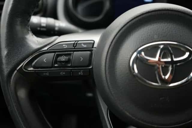 Toyota Yaris (2022) thumbnail 6