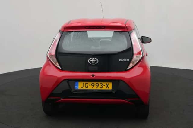 Toyota Aygo (2016) thumbnail 4