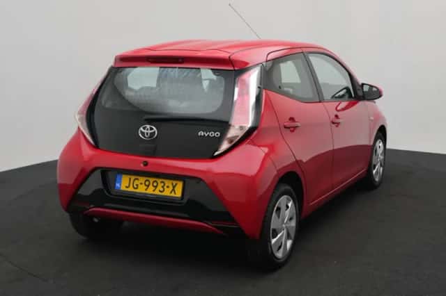 Toyota Aygo (2016) thumbnail 5