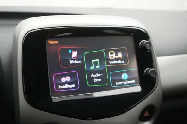Toyota Aygo (2016) thumbnail 6
