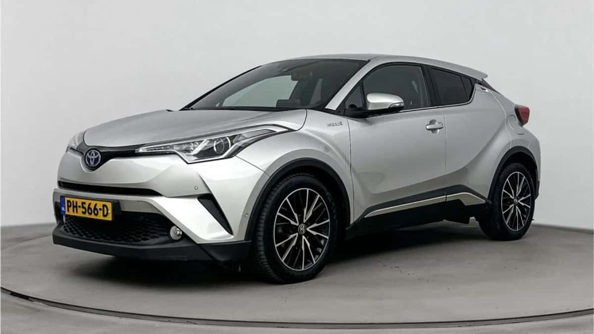 Toyota C-HR (2017) — foto 1