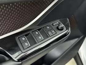 Toyota C-HR (2017) thumbnail 22
