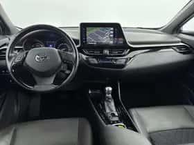 Toyota C-HR (2017) thumbnail 4