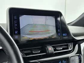 Toyota C-HR (2017) thumbnail 8