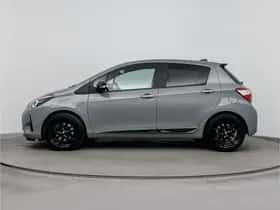 Toyota Yaris (2020) thumbnail 3