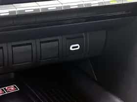 Toyota C-HR (2025) thumbnail 23