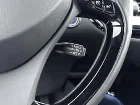 Toyota C-HR (2023) thumbnail 14