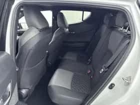 Toyota C-HR (2023) thumbnail 16