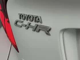 Toyota C-HR (2023) thumbnail 18