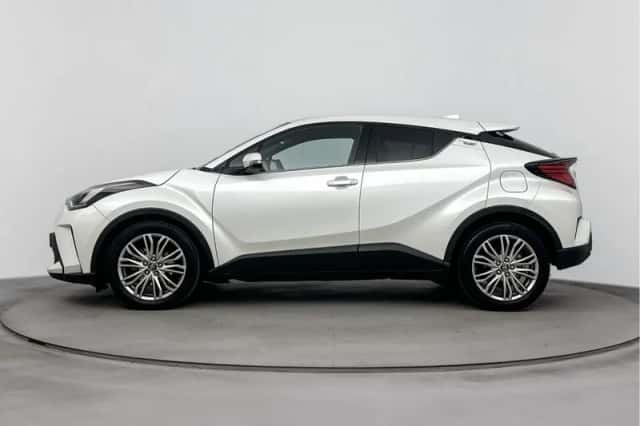 Toyota C-HR (2023) thumbnail 3
