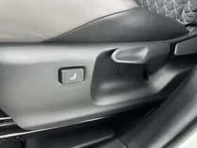 Toyota C-HR (2023) thumbnail 28