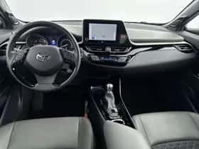 Toyota C-HR (2023) thumbnail 4