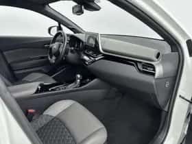 Toyota C-HR (2023) thumbnail 6