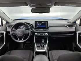 Toyota RAV4 (2021) thumbnail 4