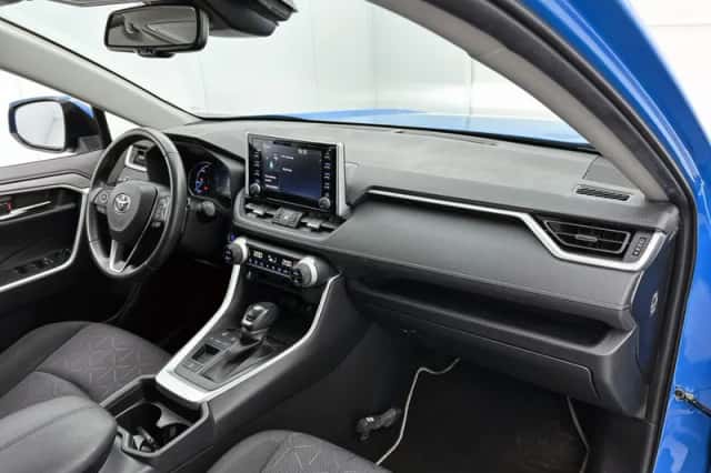 Toyota RAV4 (2021) thumbnail 6