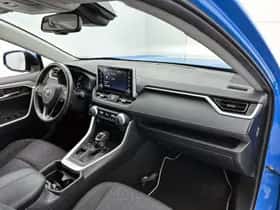 Toyota RAV4 (2021) thumbnail 6