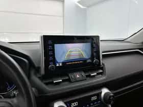 Toyota RAV4 (2021) thumbnail 8