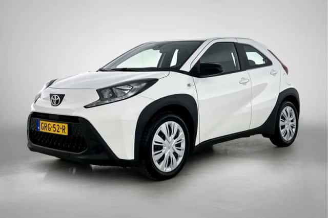 Toyota Aygo (2024) thumbnail 1