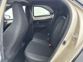 Toyota Aygo (2022) thumbnail 21