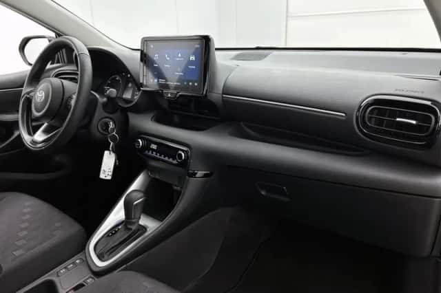 Toyota Yaris (2025) thumbnail 6
