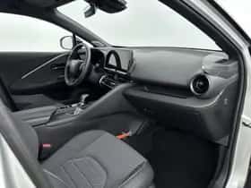 Toyota C-HR (2025) thumbnail 6