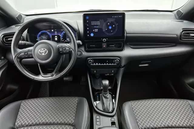 Toyota Yaris (2024) thumbnail 4