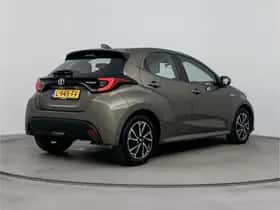 Toyota Yaris (2021) thumbnail 2