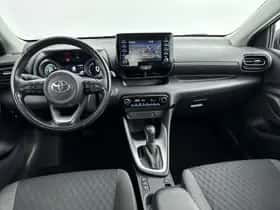 Toyota Yaris (2021) thumbnail 4