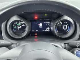 Toyota Yaris (2021) thumbnail 5