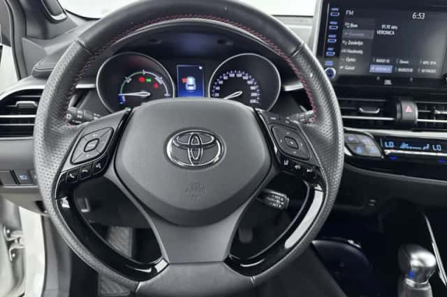 Toyota C-HR (2021) thumbnail 5