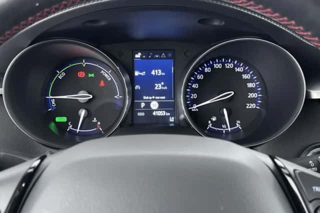 Toyota C-HR (2021) thumbnail 6