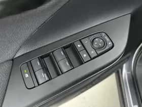 Toyota C-HR (2026) thumbnail 9