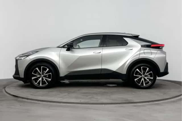 Toyota C-HR (2025) thumbnail 3