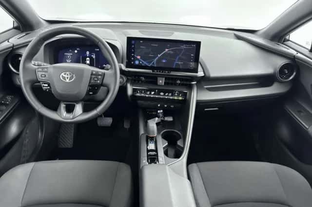 Toyota C-HR (2025) thumbnail 5