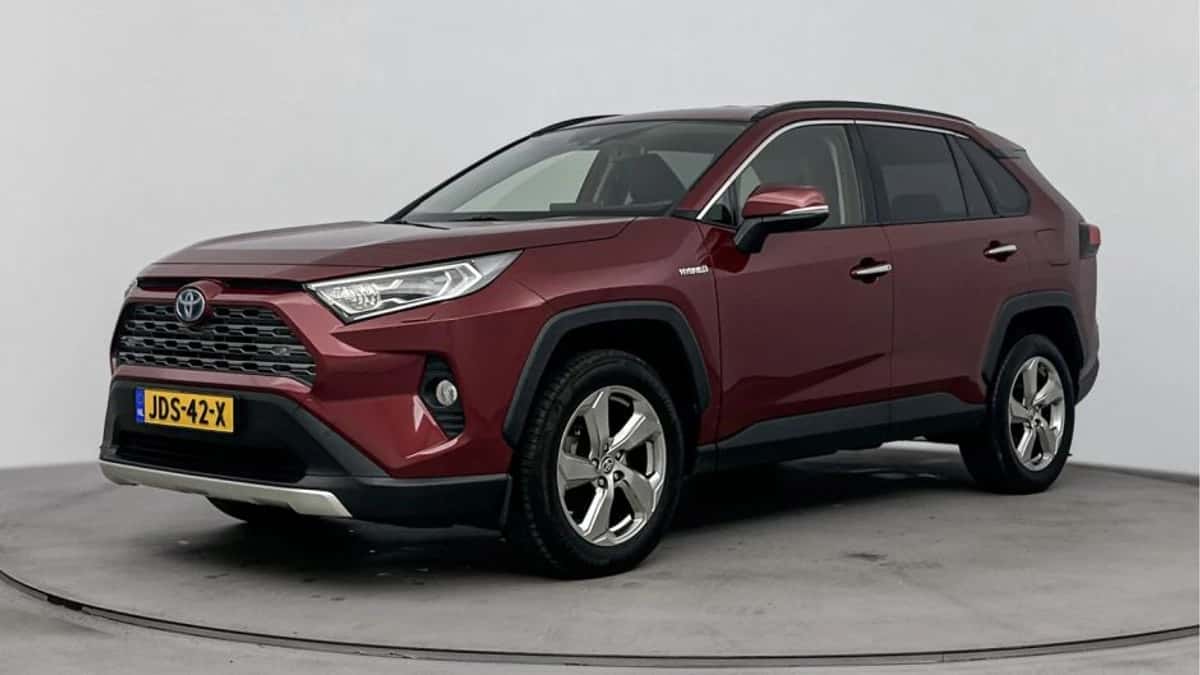Toyota RAV4 (2022) — foto 1