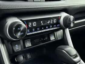 Toyota RAV4 (2022) thumbnail 9