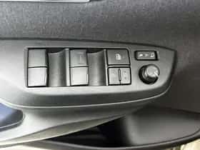 Toyota Yaris (2023) thumbnail 23