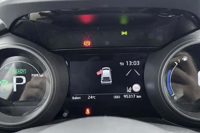 Toyota Yaris (2021) thumbnail 5