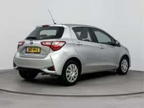 Toyota Yaris (2019) thumbnail 2