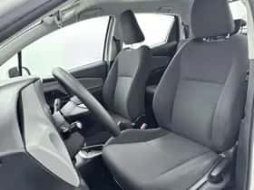 Toyota Yaris (2019) thumbnail 12