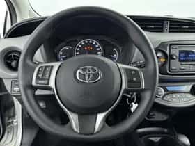 Toyota Yaris (2019) thumbnail 14