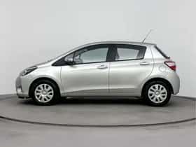 Toyota Yaris (2019) thumbnail 3