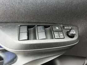 Toyota Yaris (2023) thumbnail 21