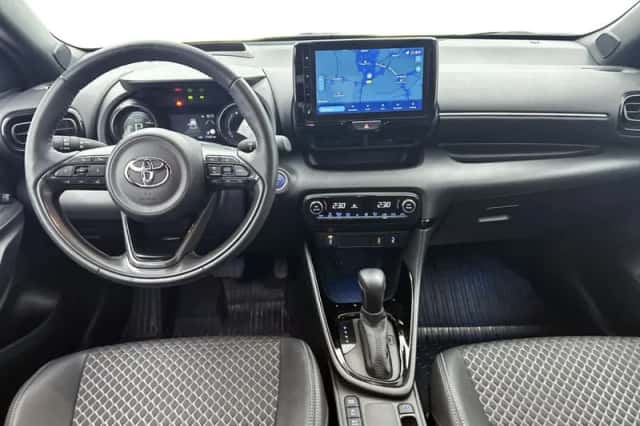 Toyota Yaris (2023) thumbnail 4