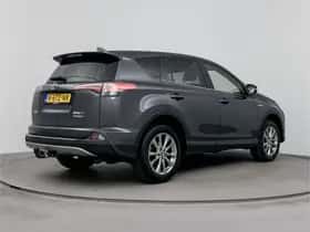Toyota RAV4 (2017) thumbnail 2