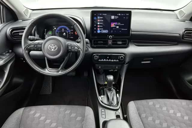 Toyota Yaris (2025) thumbnail 4